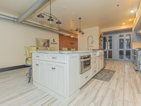 3rd image of 301 Main St APT D