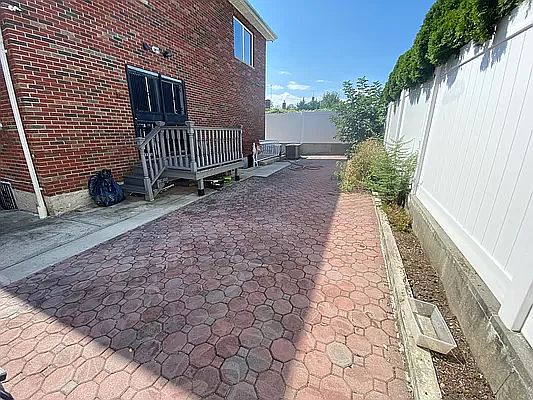 3rd image of 15127 10th Ave