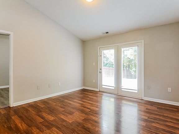 5th image of 8880 Woodpointe Cir