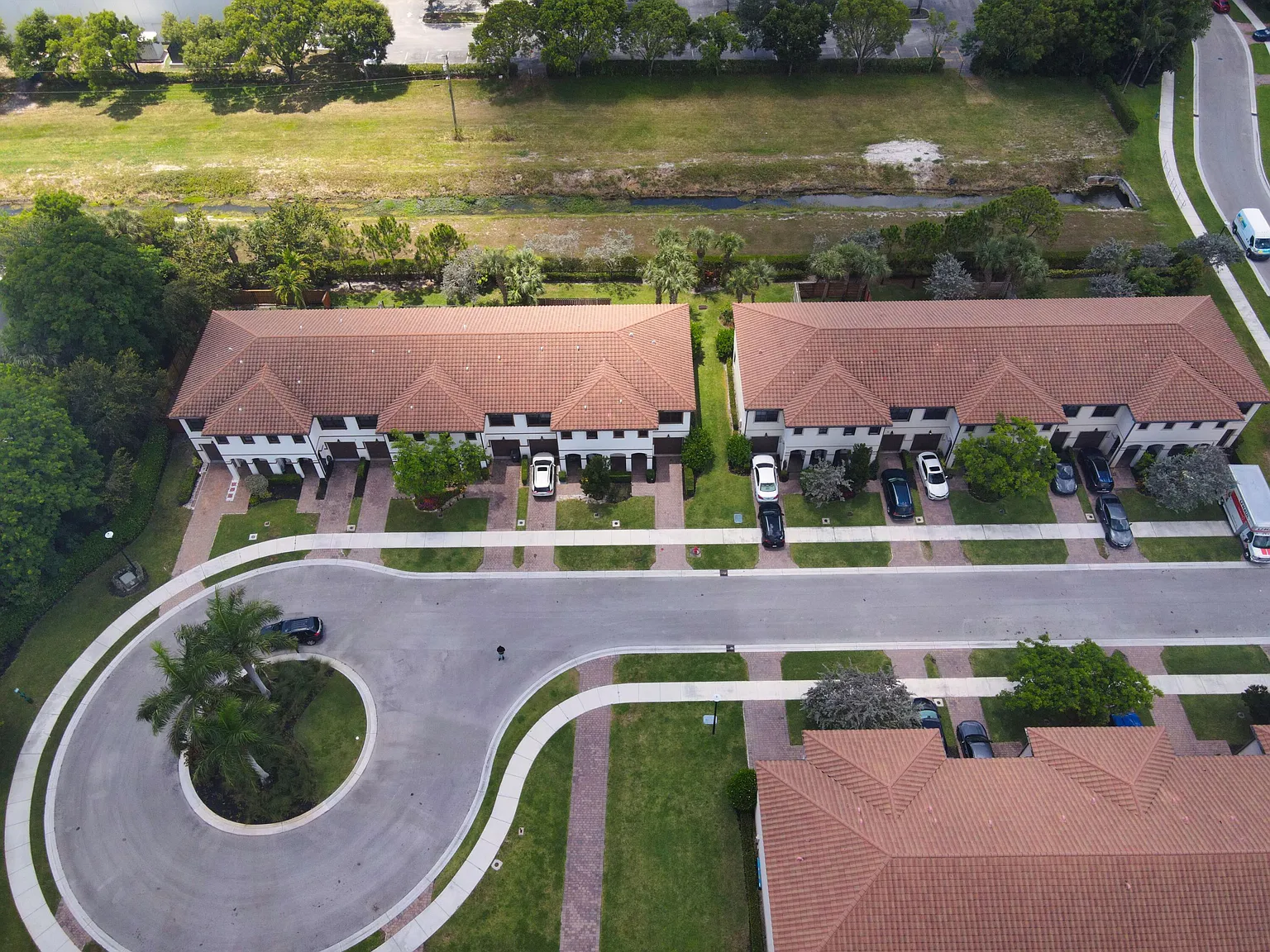 3 bed, 2.5 bath, 1718 sqft, $3,300 — Photo 4