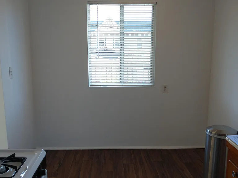 130 N Ivy Ave — Photo 9