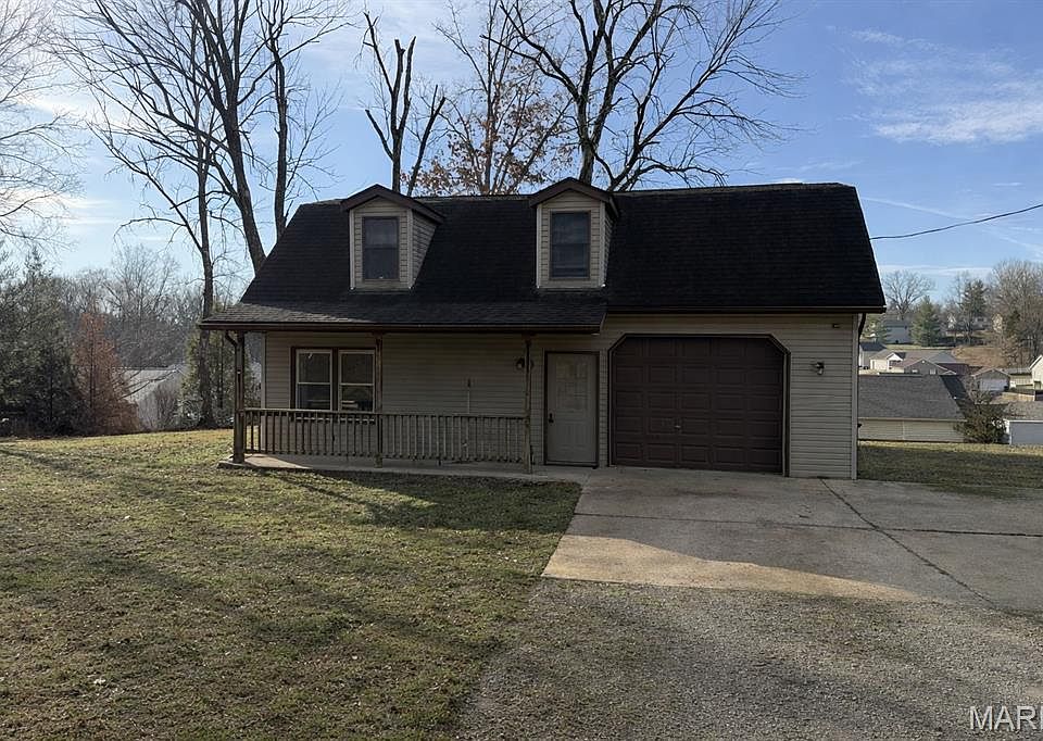 1st image of 906 Katy Ln