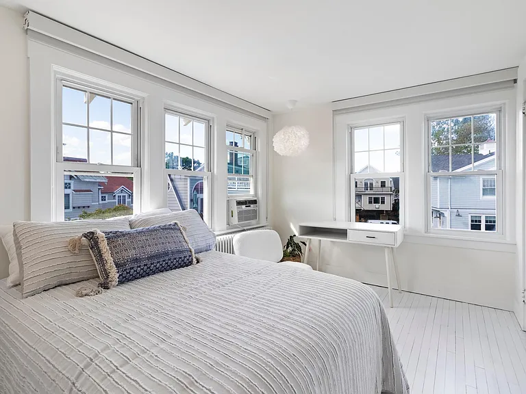 19 Soundview Dr — Photo 12