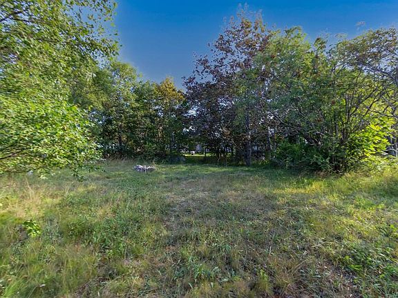 3rd image of 309 Freshwater Road
