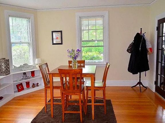 3rd image of 27 Nisbet St