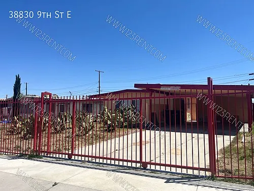 38830 9th St E Photo 1