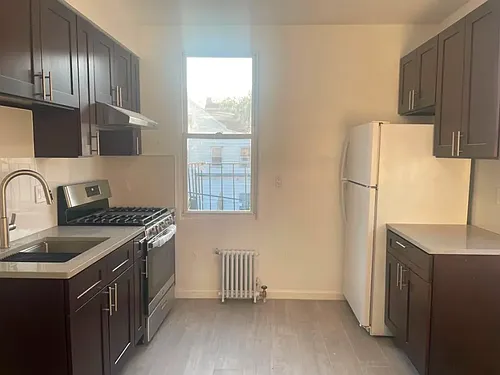 38 Bay 35 St #2R Photo 1