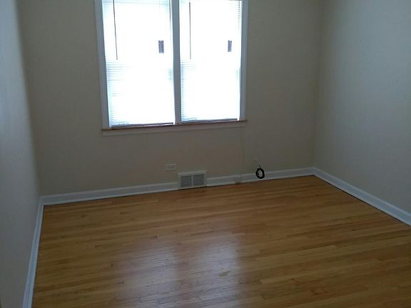 4th image of 5734 N Kimball Ave #2S