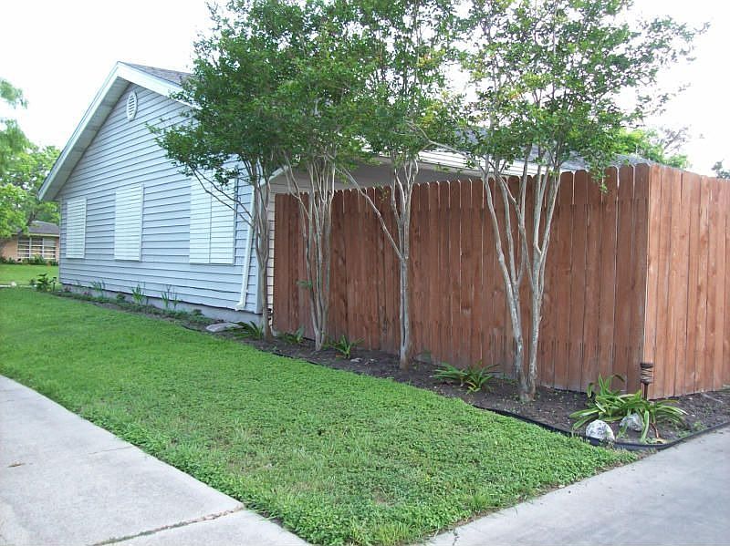 2nd image of 1002 Miramar Pl