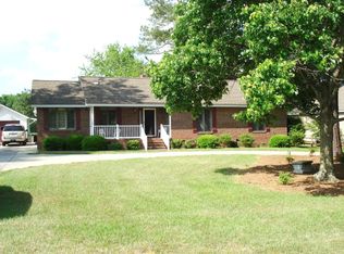 512 Golfers Ln, Nashville, NC 27856