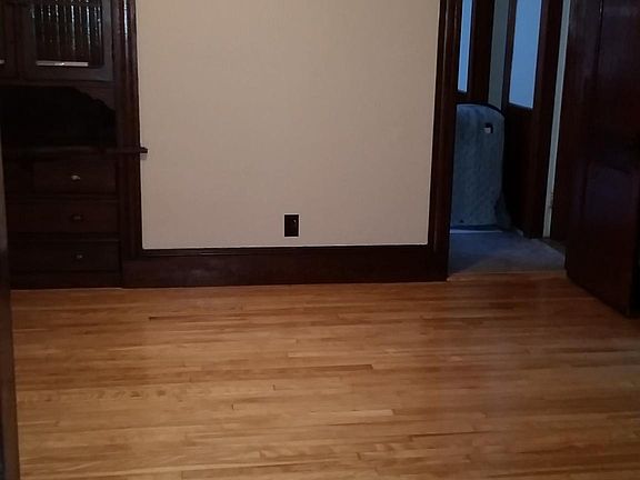 4th image of 39 Lamoille Ave