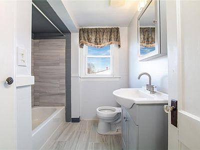 5th image of 37 Irving St Floor 2