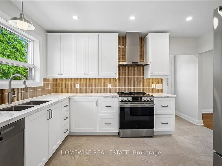 2182 Courtland Dr — Photo 22