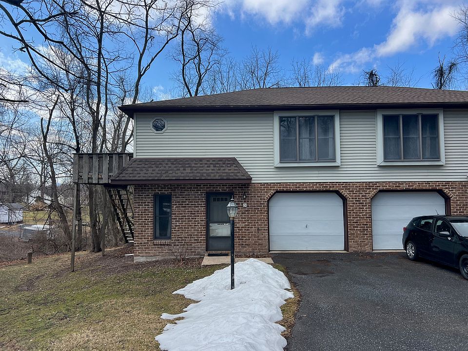 1st image of 3 Breton Ln
