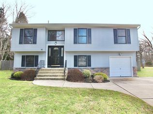 48 Linden Ln, Plainsboro, NJ 08536