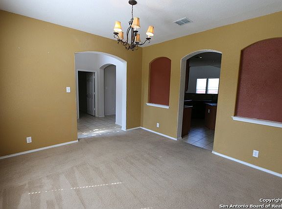 2nd image of 8107 Rockwell Vis