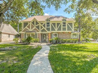 600 Jeff Davis Ct, Conroe, TX 77302