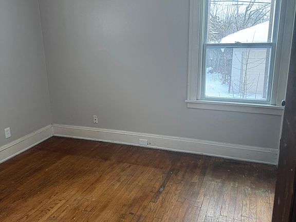 4th image of 8200 Garfield Blvd #1