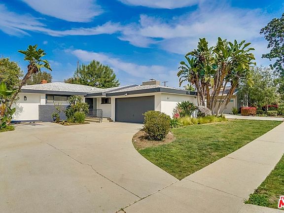 3rd image of 9615 Cresta Dr