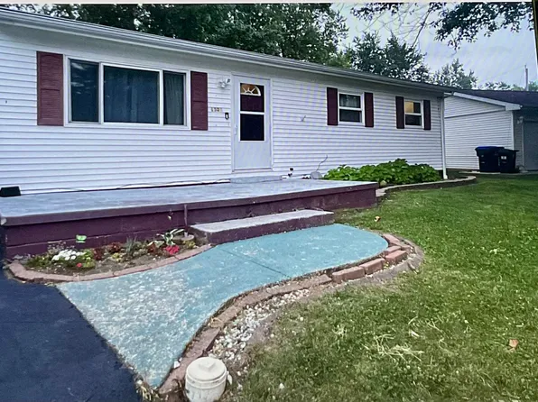 1305 Glenwood Rd, Bloomington, IL 61704