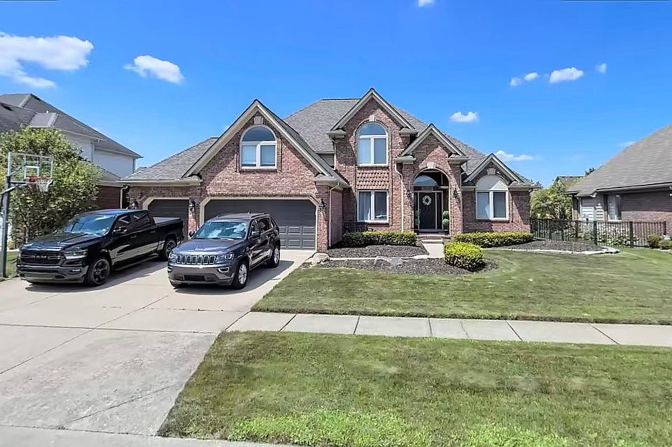 1st image of 46555 White Cap Dr
