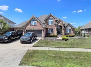 46555 White Cap Dr, Macomb, MI 48044