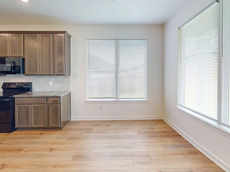 10027 Cauthon Cv — Photo 3