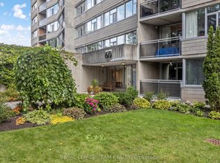 60 McLeod St #103, Ottawa, ON K2P2G1
