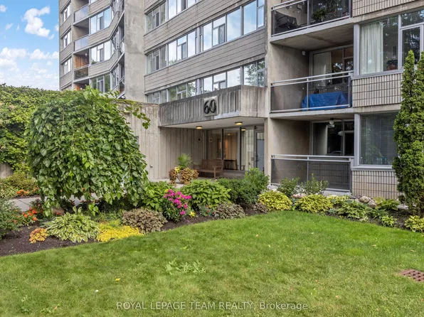 60 McLeod St #103, Ottawa, ON K2P 2G1