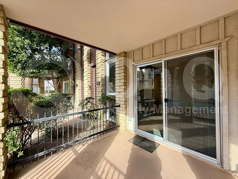 6925 E 4th St #10 — Photo 17