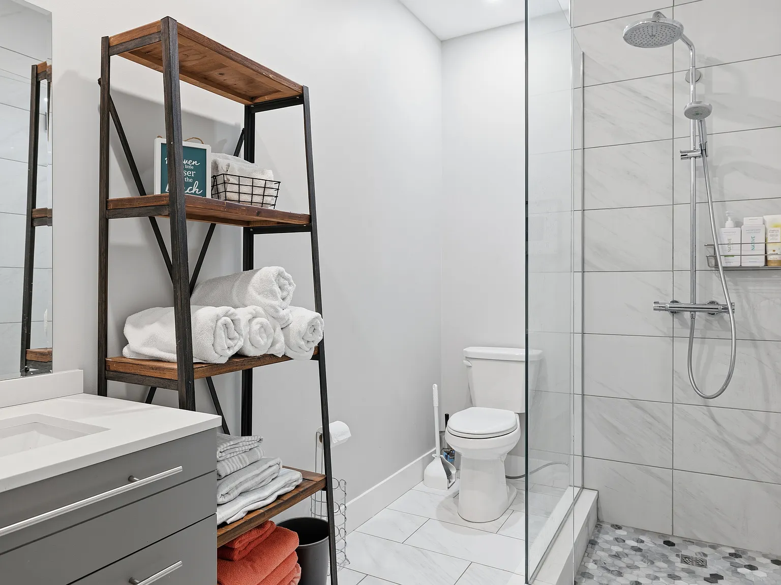 3 bed, $7,500 — Photo 4