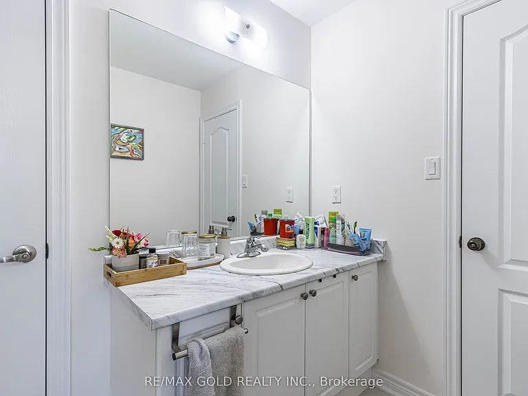 110 Banbridge Cres — Photo 20