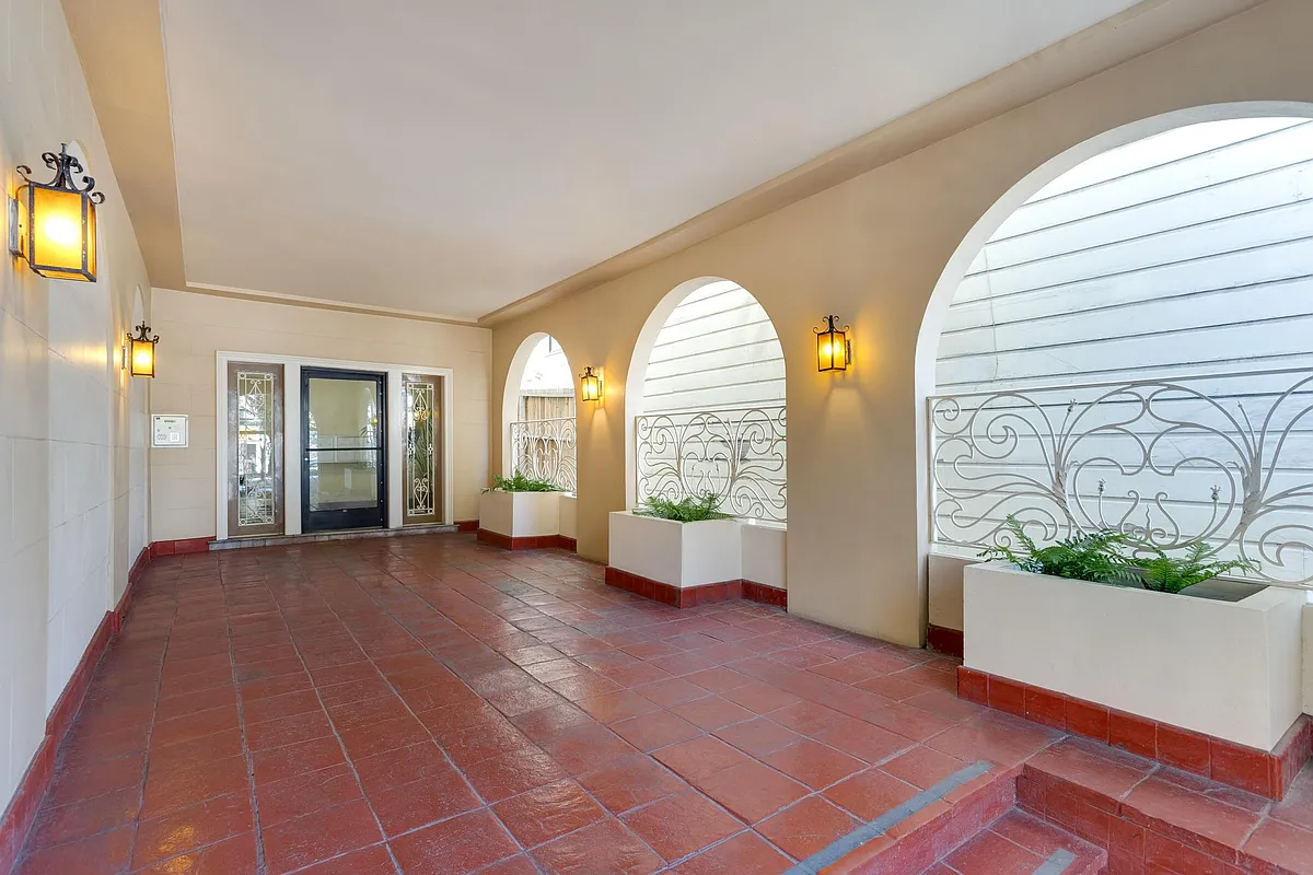 Building Photo - 2510 Van Ness Ave #7