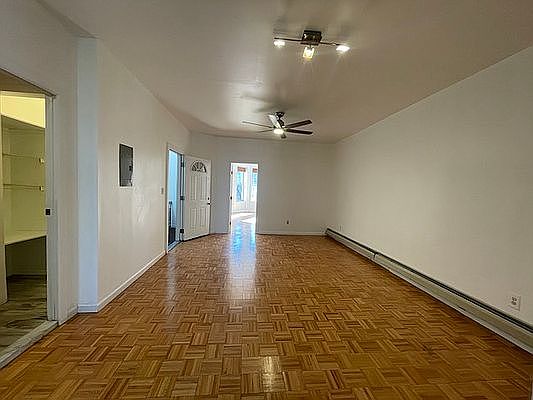 3rd image of 321 Cornelia St #2