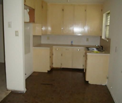4th image of 3001 14th Ave N