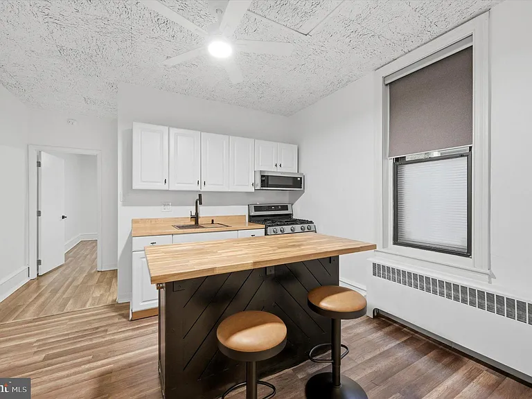 3153 Richmond St #1 — Photo 6