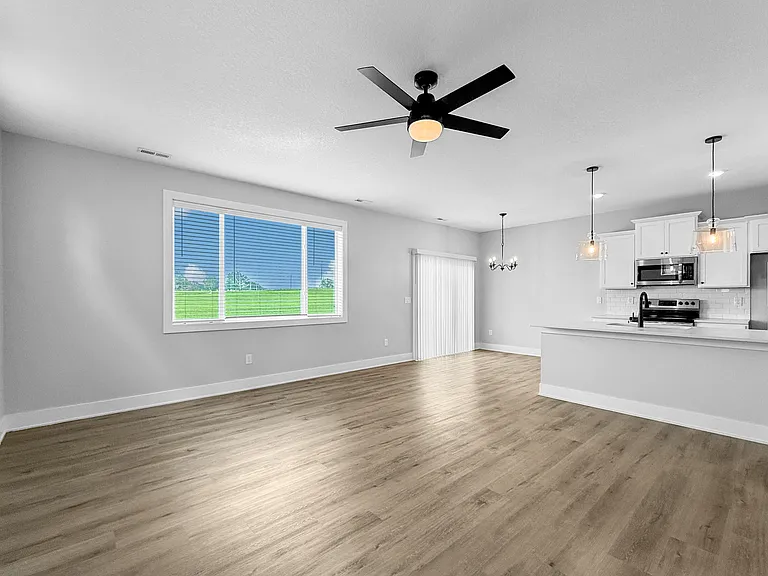 Van Meter Townhomes — Photo 16
