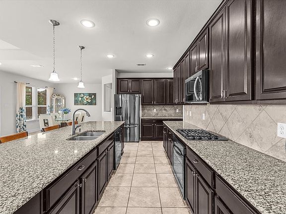 4th image of 7521 Aubrac Way