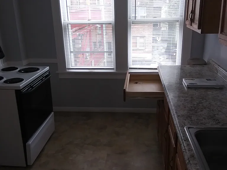 Lauderdale Apartments — Photo 9
