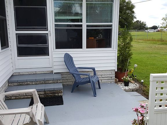 4th image of 647 N Edgewater Dr