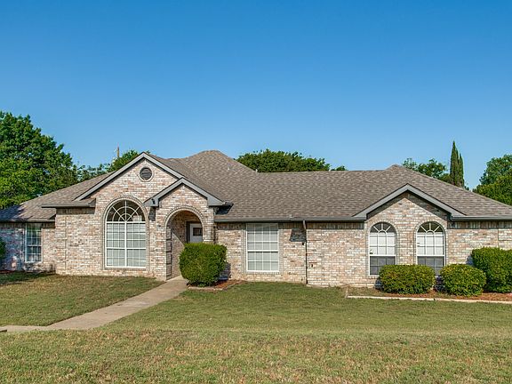 551-honeysuckle-ln-cedar-hill-tx-High-Res-2.jpg