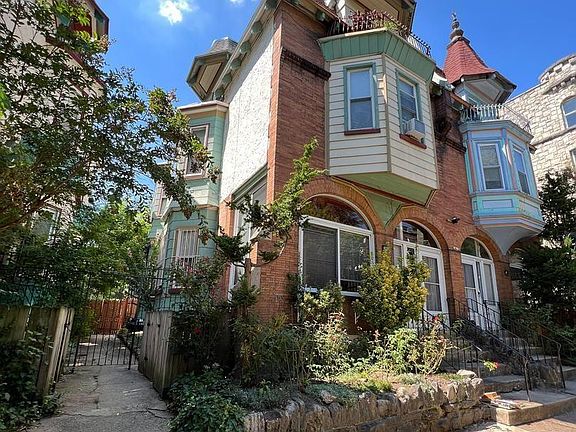 4th image of 408 S 45th St Unit 2F