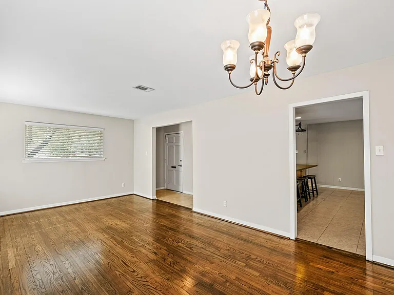 8729 Dunlap St — Photo 6