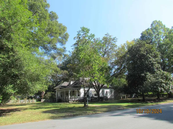 707 Cedar St, Crossett, AR 71635