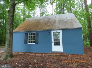 133 Henry Ln, Hague, VA 22469