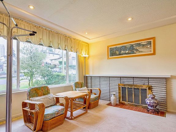 2nd image of 4645 Charlotte Ct