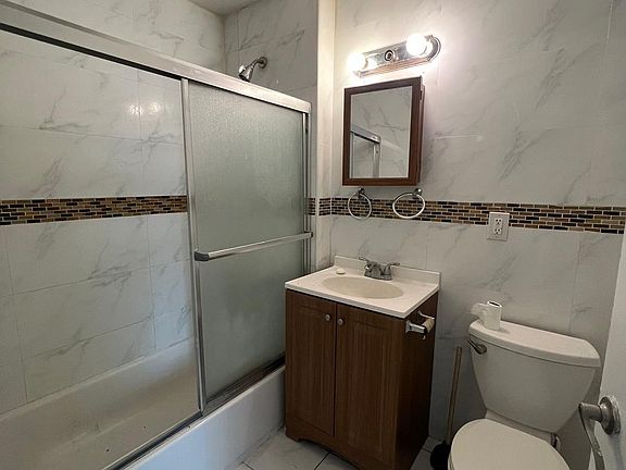 2nd image of 4010 Bronxwood Ave #0