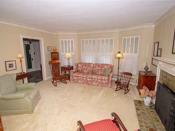 5th image of 307 Kenilworth Dr