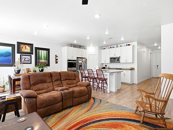 3rd image of 3133 S Edgewater Ln W #121