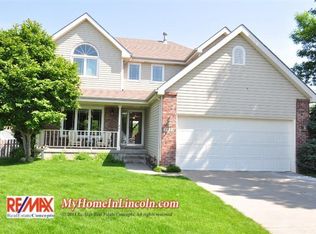 3020 Porter Cir, Lincoln, NE 68516